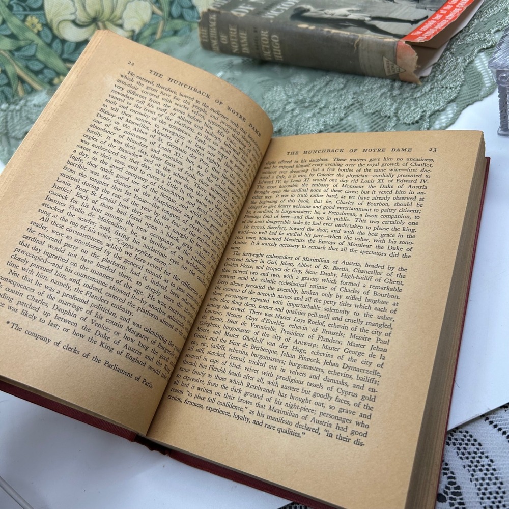 Vintage Cloth Hardcover 1940 The Hunchback Of Notre Dame by Victor Hugo - Picture 10 of 11